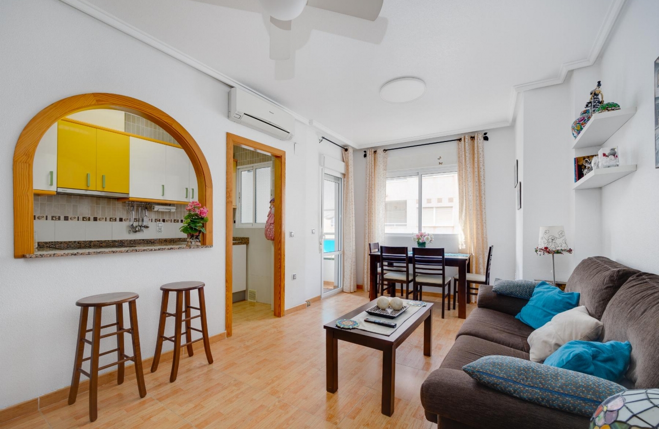 Resale - Apartment - Torrevieja - Playa del Acequión