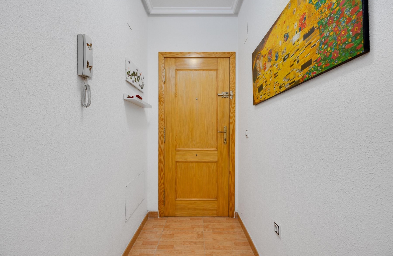 Resale - Apartment - Torrevieja - Playa del Acequión