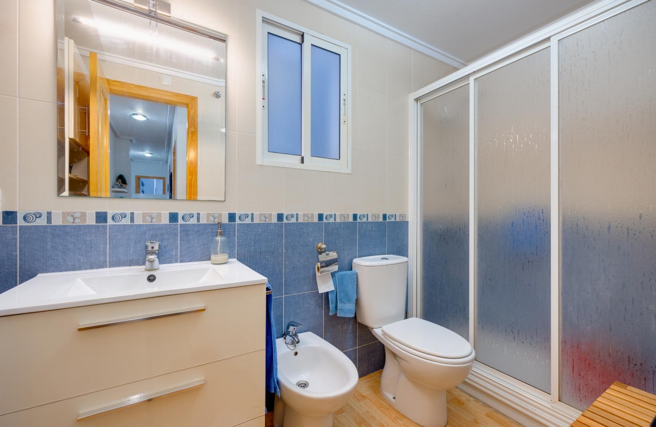 Resale - Apartment - Torrevieja - Playa del Acequión