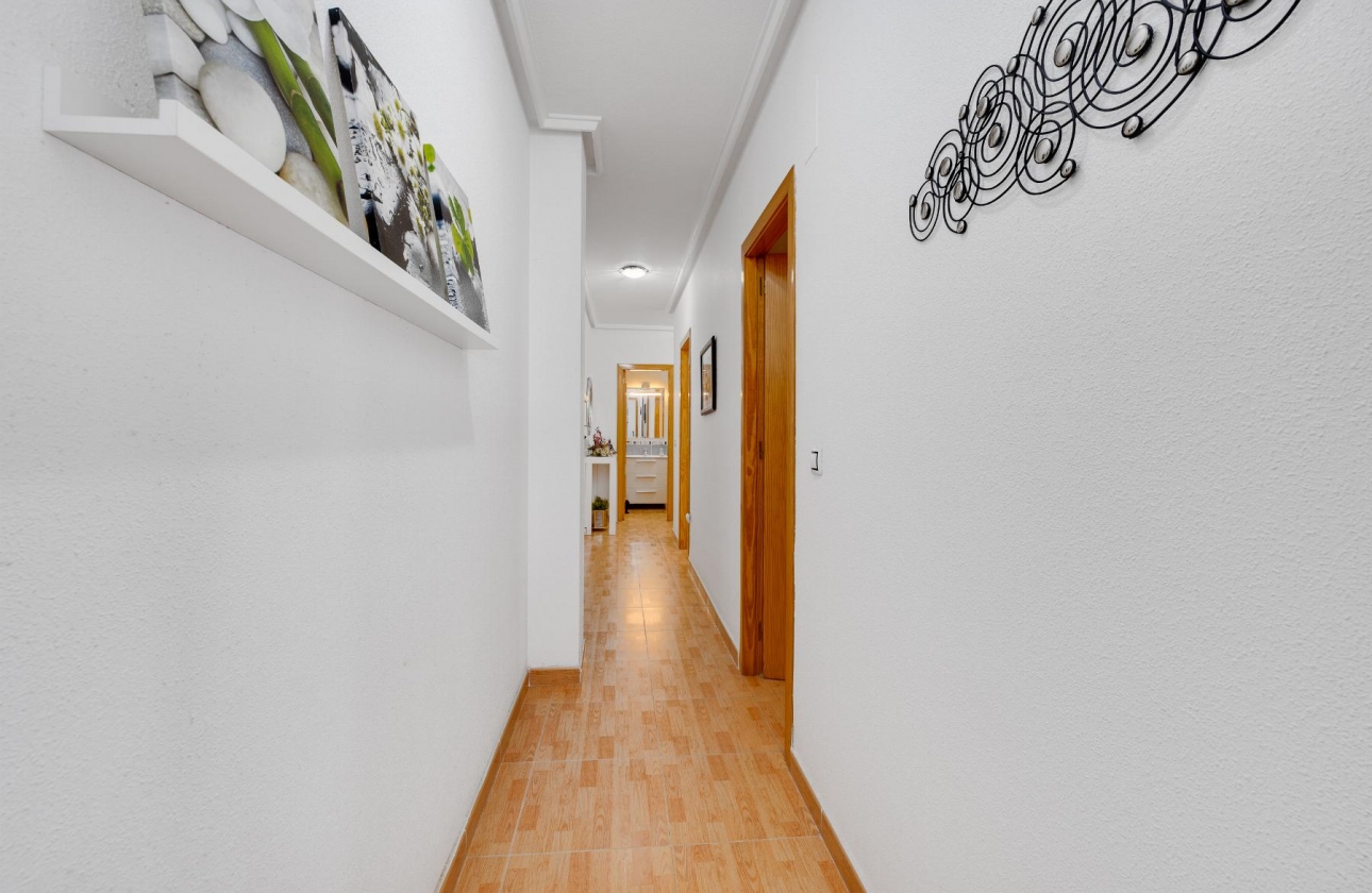 Resale - Apartment - Torrevieja - Playa del Acequión