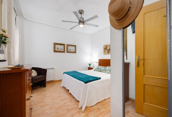 Resale - Apartment - Torrevieja - Playa del Acequión