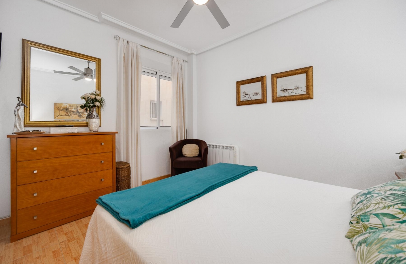 Resale - Apartment - Torrevieja - Playa del Acequión