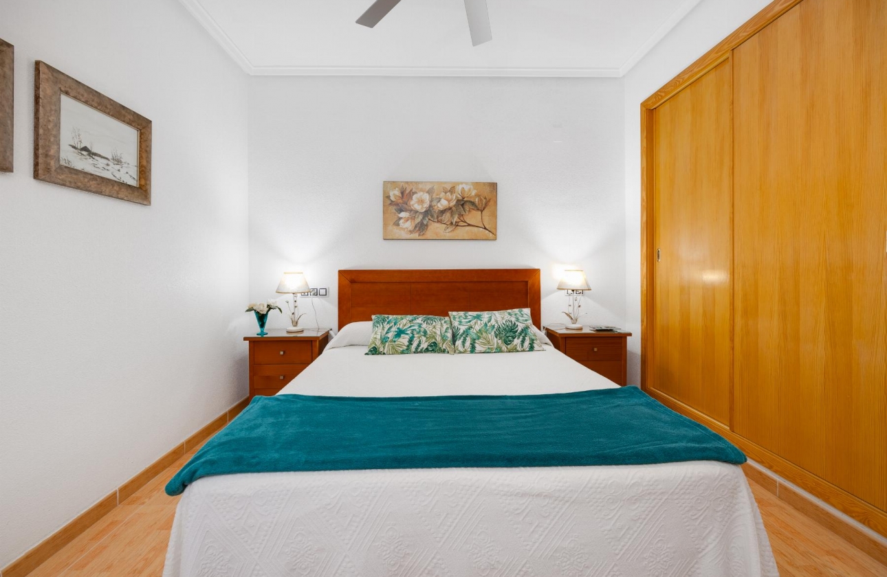 Resale - Apartment - Torrevieja - Playa del Acequión