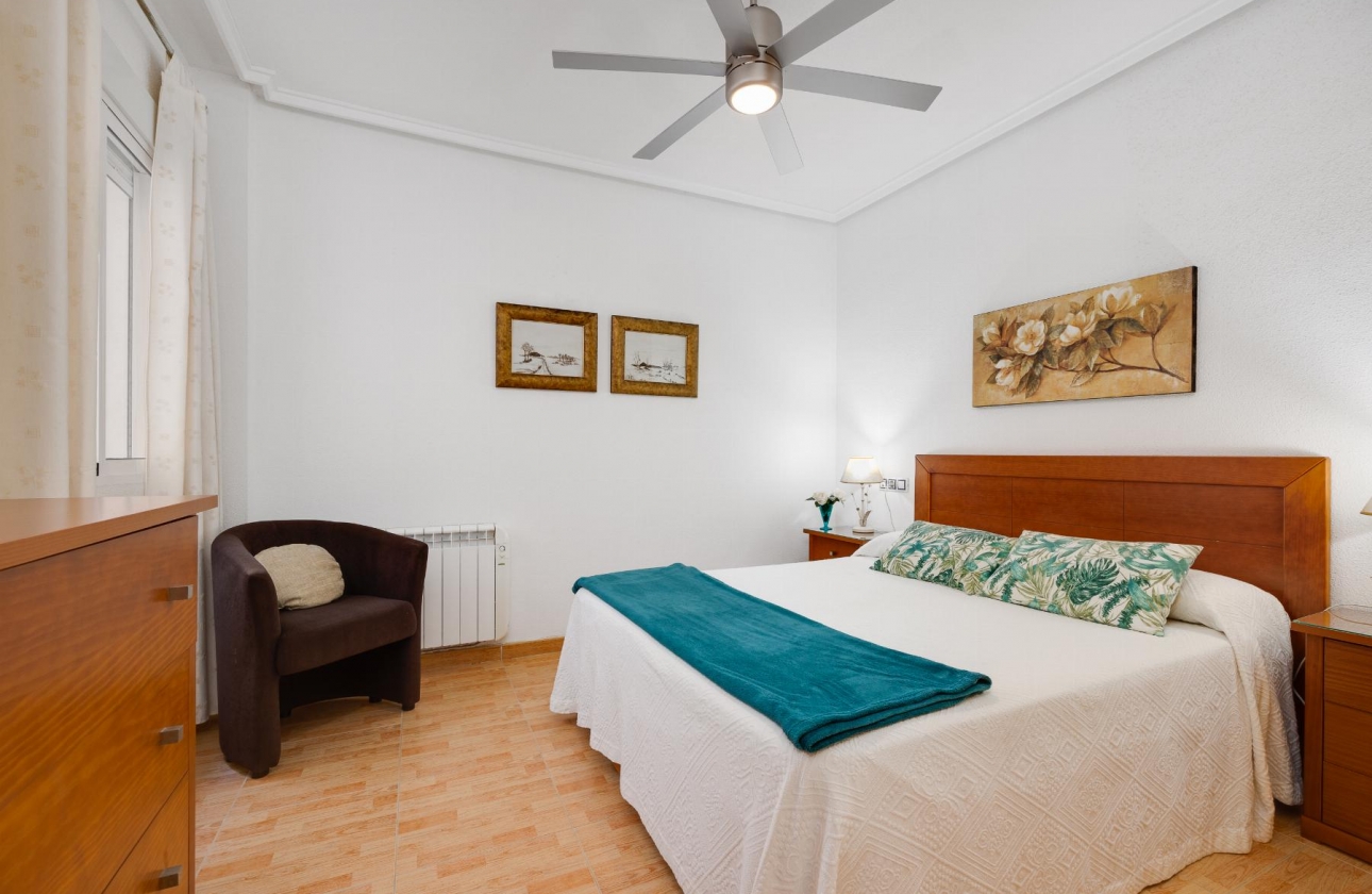 Resale - Apartment - Torrevieja - Playa del Acequión
