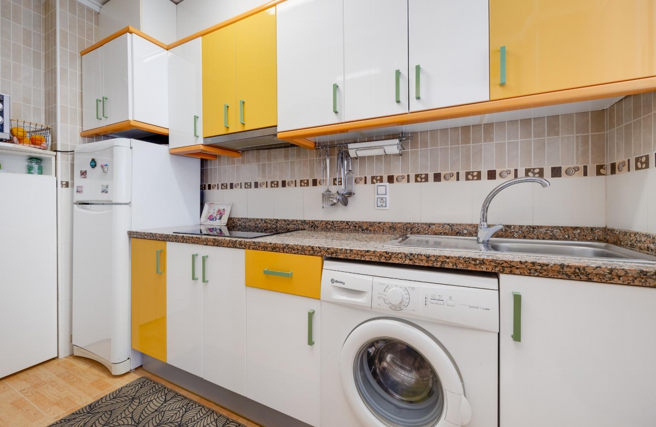 Resale - Apartment - Torrevieja - Playa del Acequión