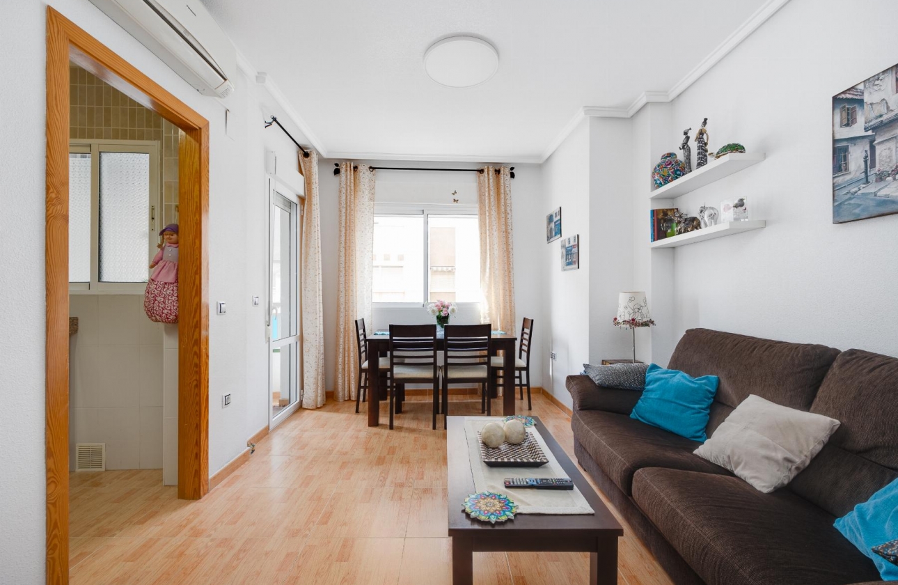 Resale - Apartment - Torrevieja - Playa del Acequión