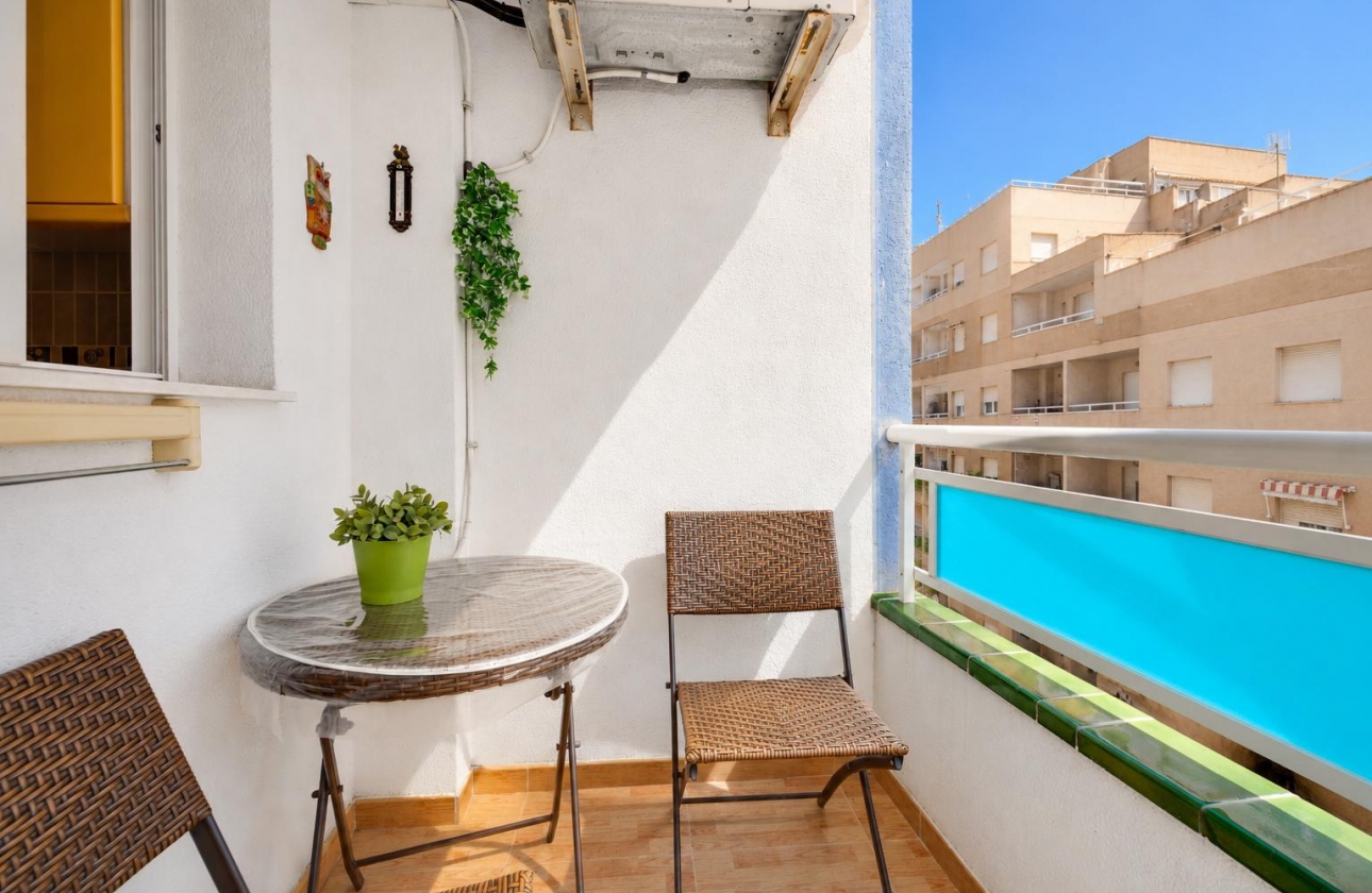 Resale - Apartment - Torrevieja - Playa del Acequión