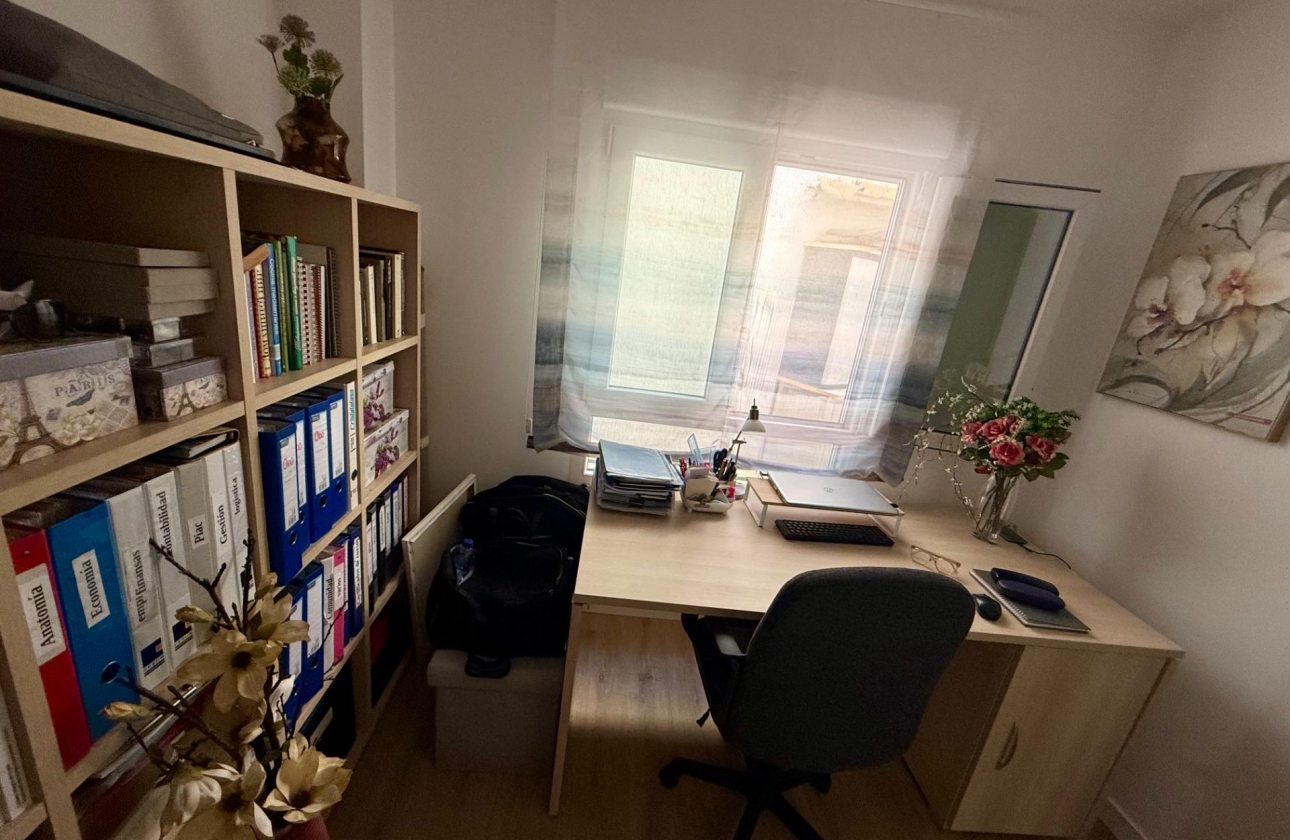 Wiederverkauf - Wohnung - Torrevieja - Centro