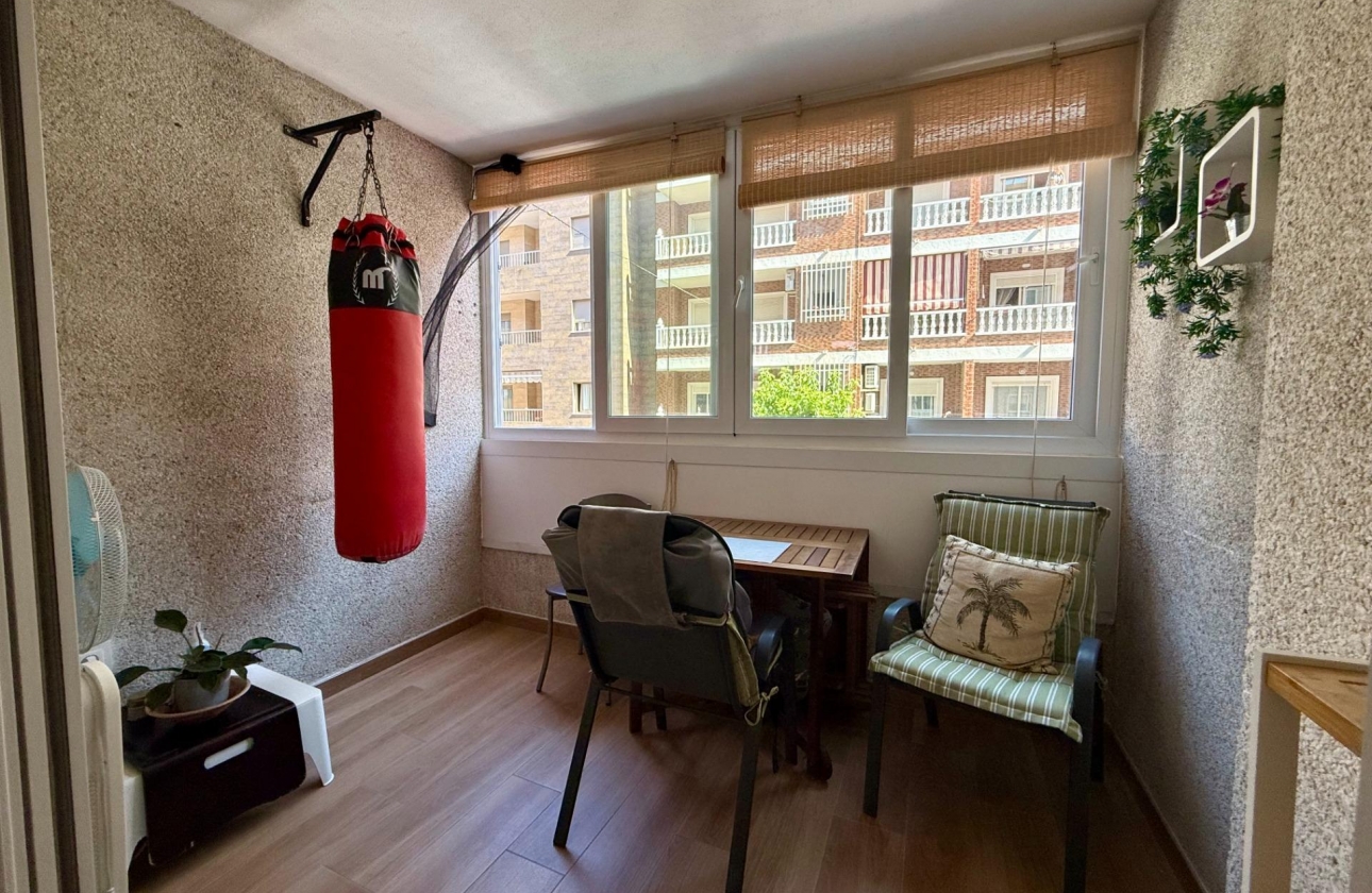 Wiederverkauf - Wohnung - Torrevieja - Centro
