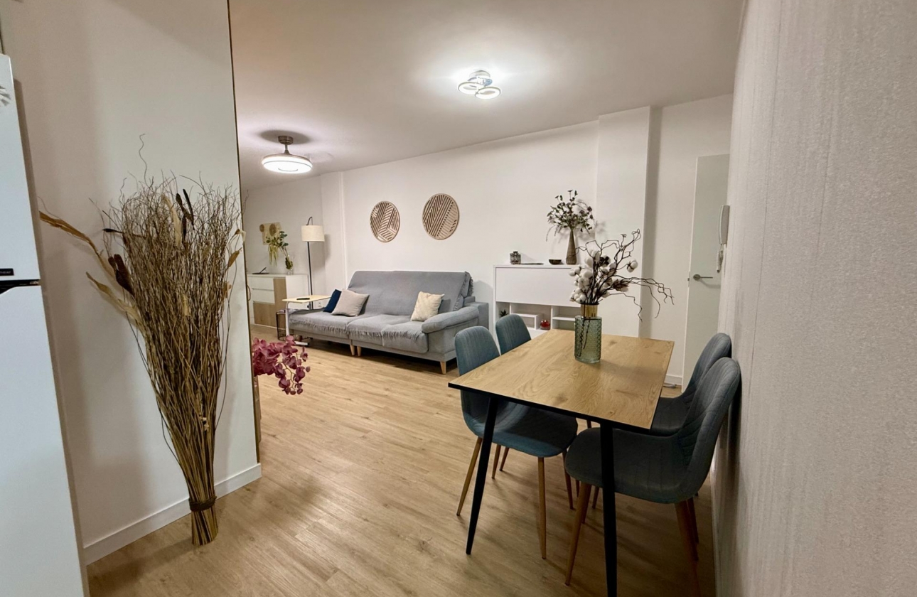 Wiederverkauf - Wohnung - Torrevieja - Centro