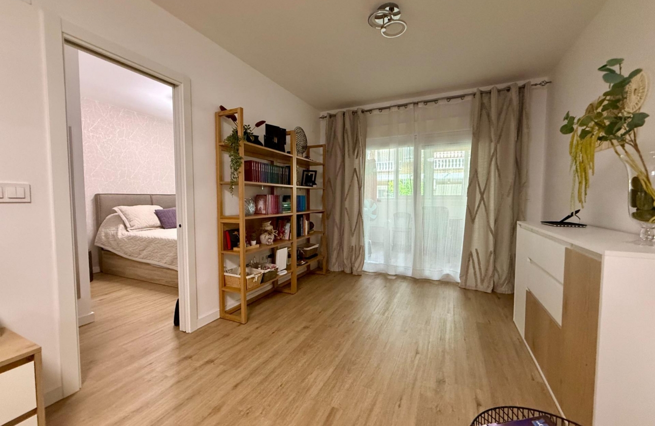 Wiederverkauf - Wohnung - Torrevieja - Centro