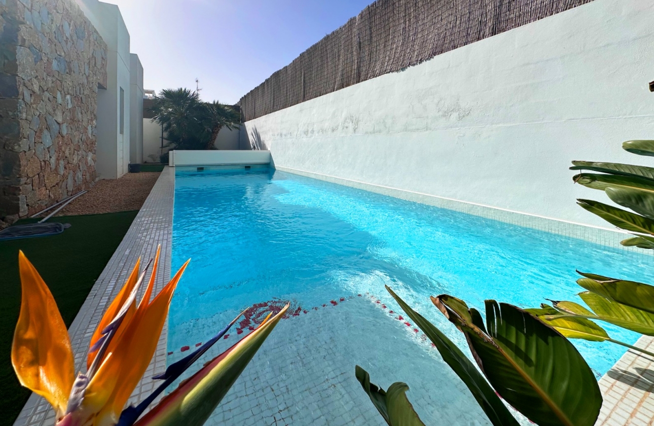 Wiederverkauf - Villa / Doppelhaushälfte - Orihuela Costa - Cabo Roig