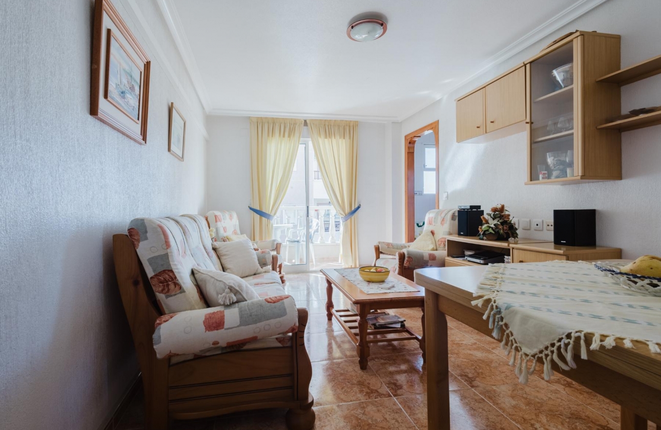 Resale - Apartment - Torrevieja - Playa del Acequión