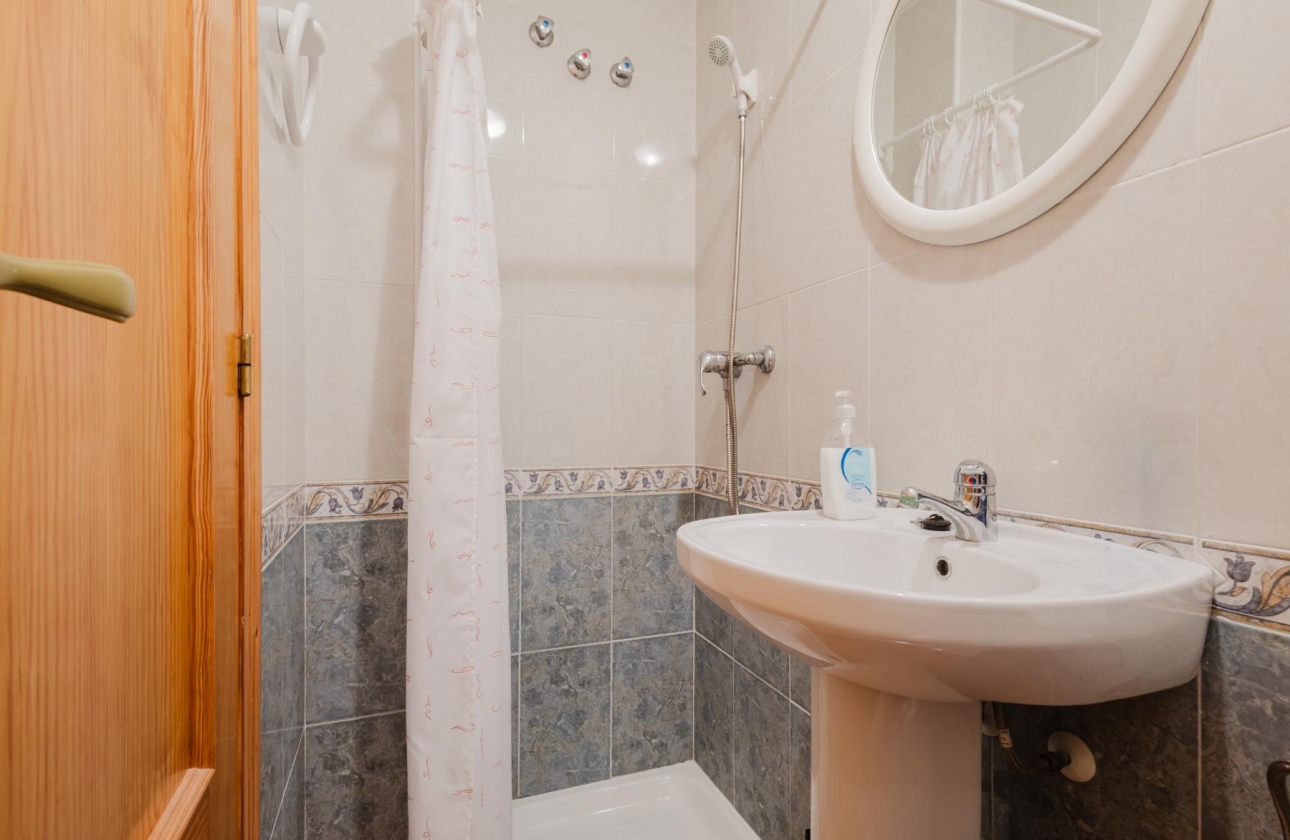 Resale - Apartment - Torrevieja - Playa del Acequión