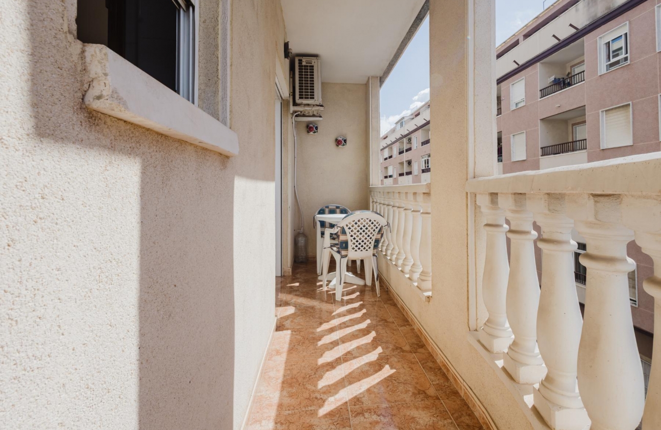 Resale - Apartment - Torrevieja - Playa del Acequión